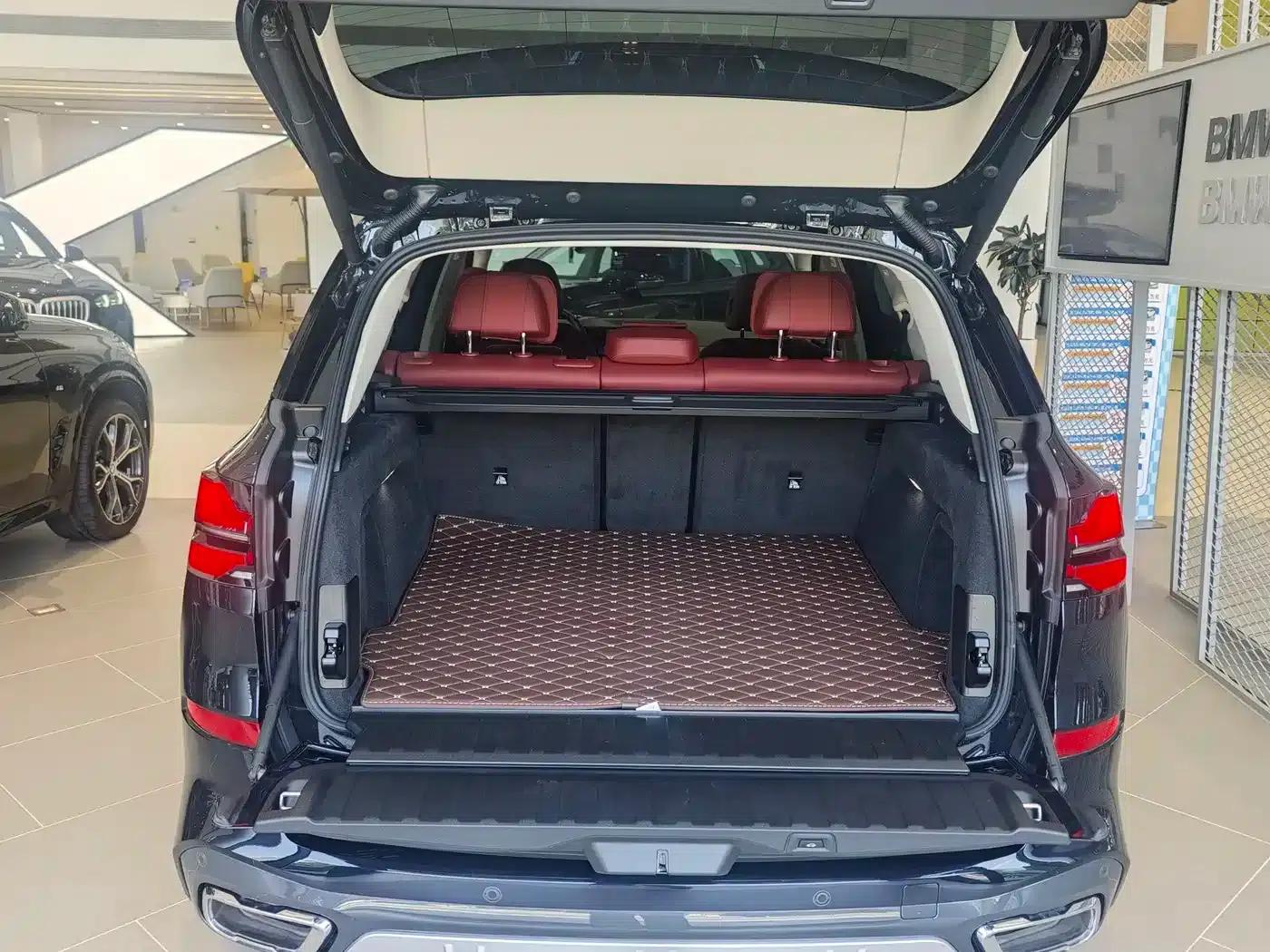 BMW X5 2025 xDrive 30Li M Sport Shadow Edition — миниатюра 11