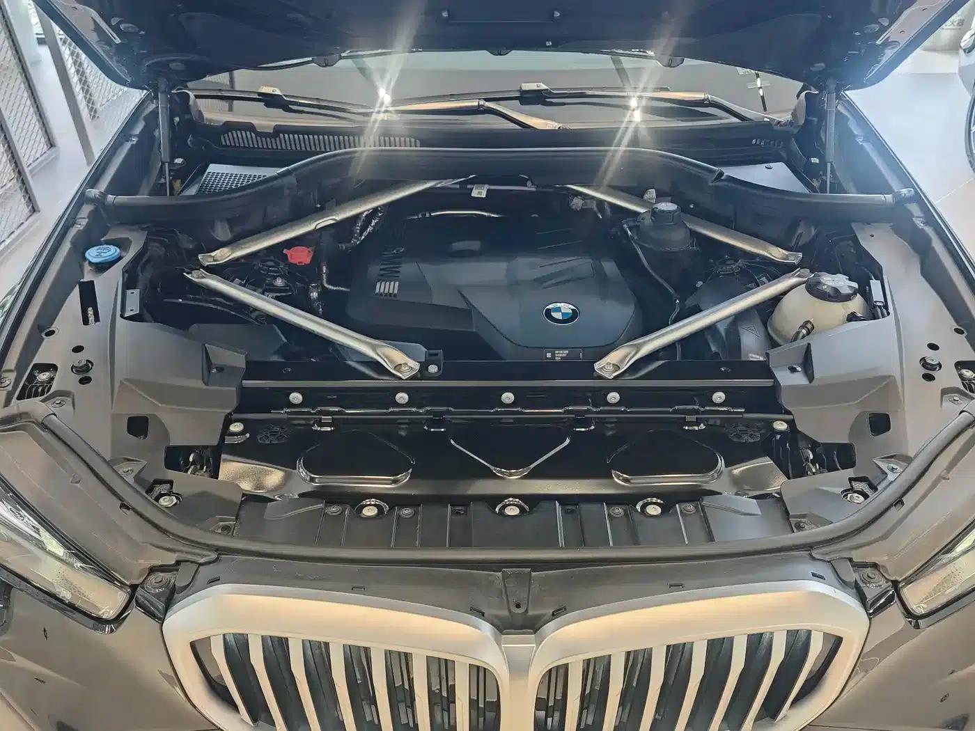 BMW X5 2025 xDrive 30Li M Sport Shadow Edition — миниатюра 12