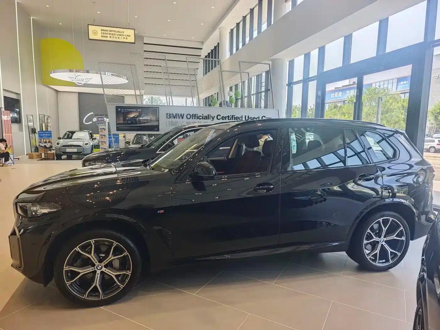 BMW X5 2025 xDrive 30Li M Sport Shadow Edition — миниатюра 15