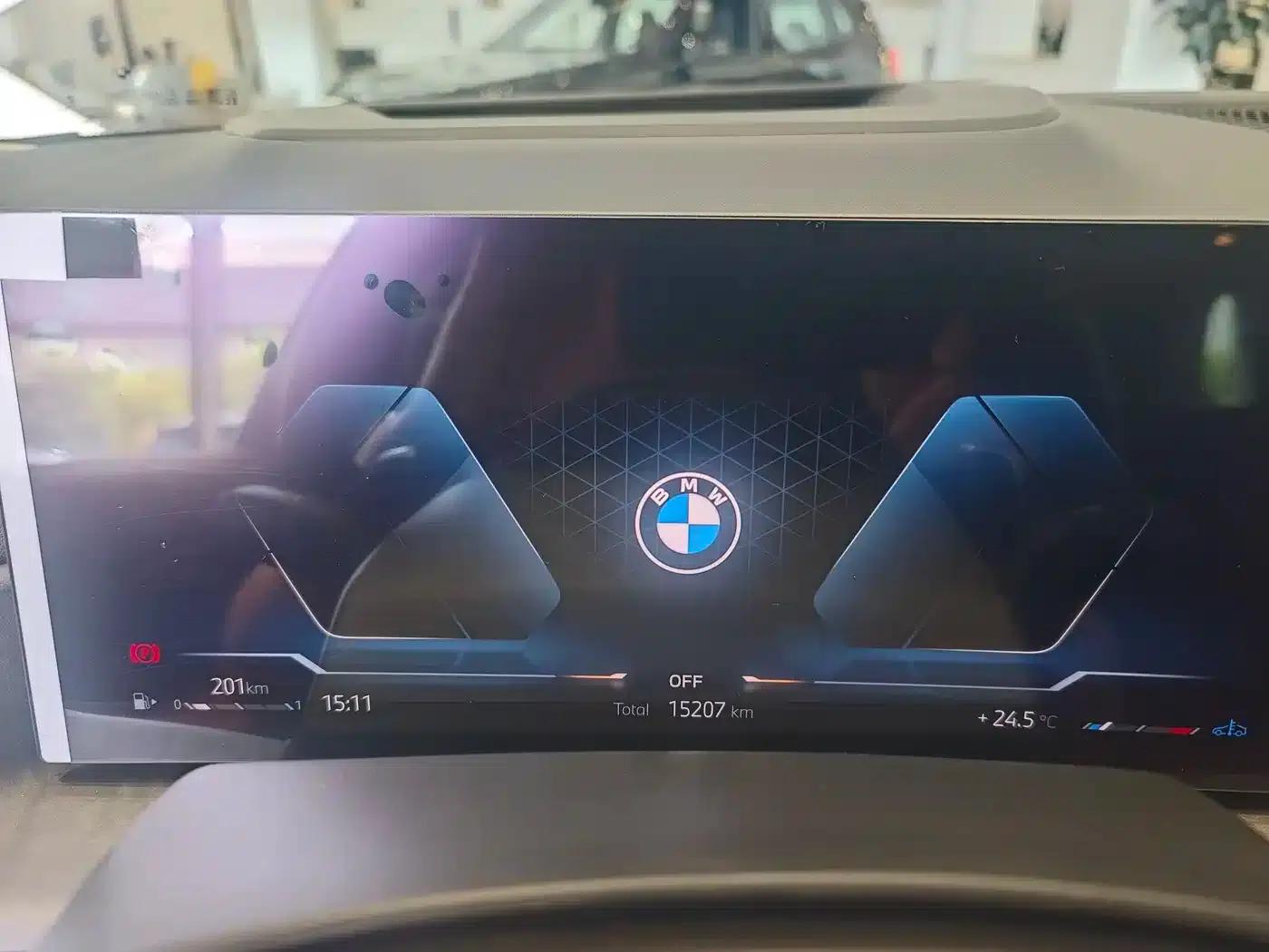 BMW X5 2025 xDrive 30Li M Sport Shadow Edition — миниатюра 16