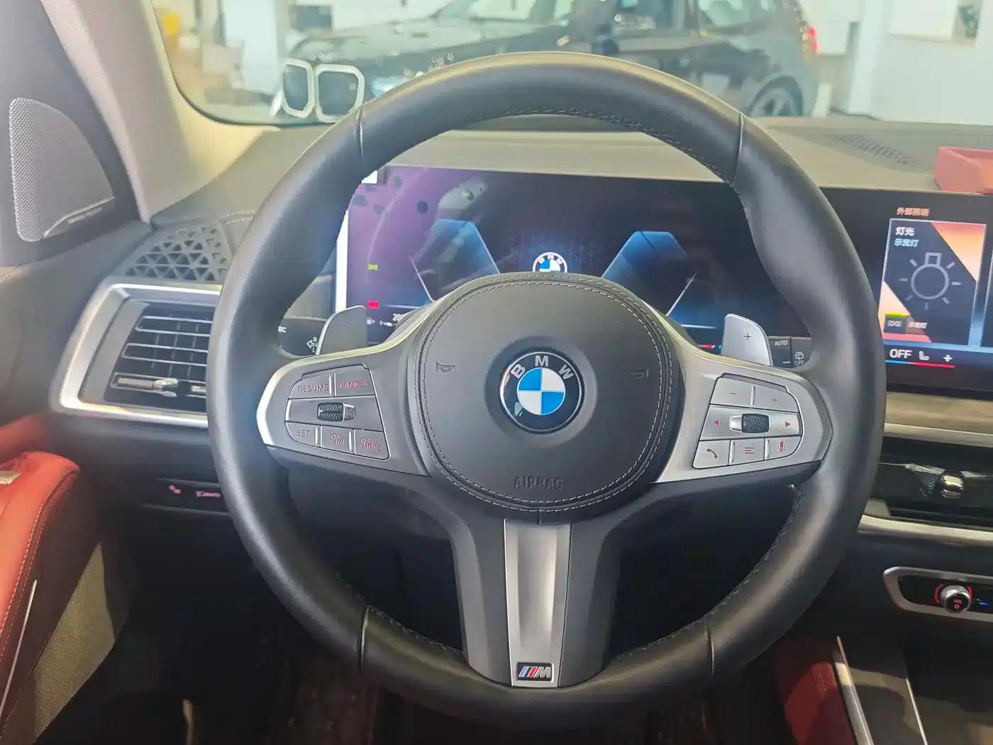 BMW X5 2025 xDrive 30Li M Sport Shadow Edition — миниатюра 9