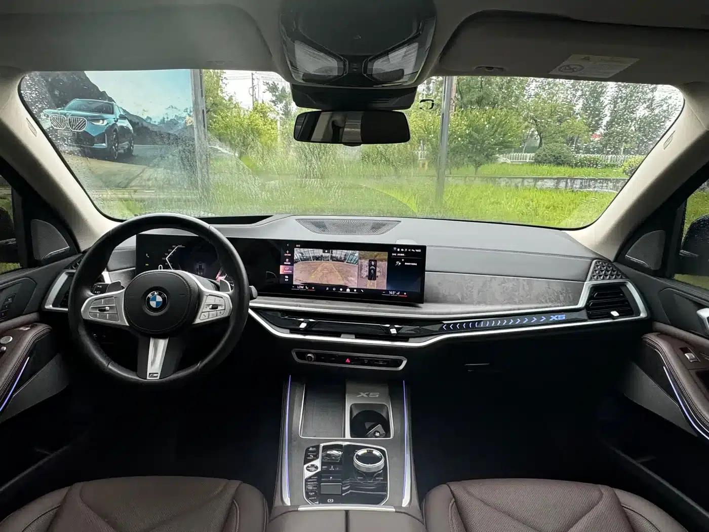 BMW X5 2023 xDrive 30Li M Sport Shadow Edition — миниатюра 13