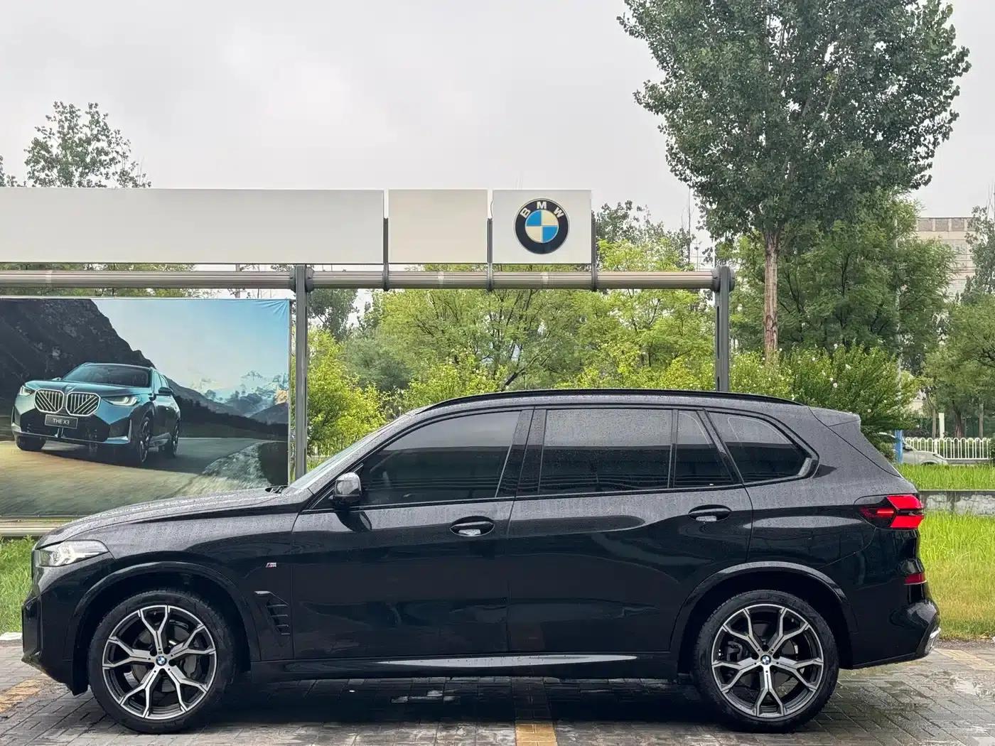 BMW X5 2023 xDrive 30Li M Sport Shadow Edition — миниатюра 5