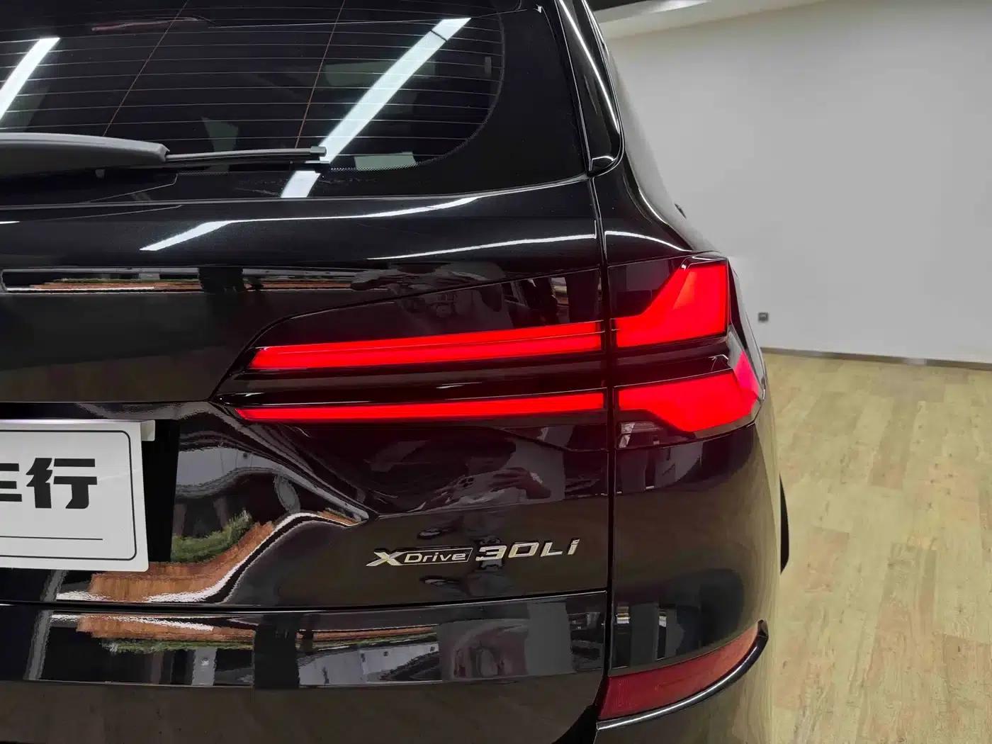 BMW X5 2023 xDrive 30Li Luxury M Sport Package — миниатюра 29