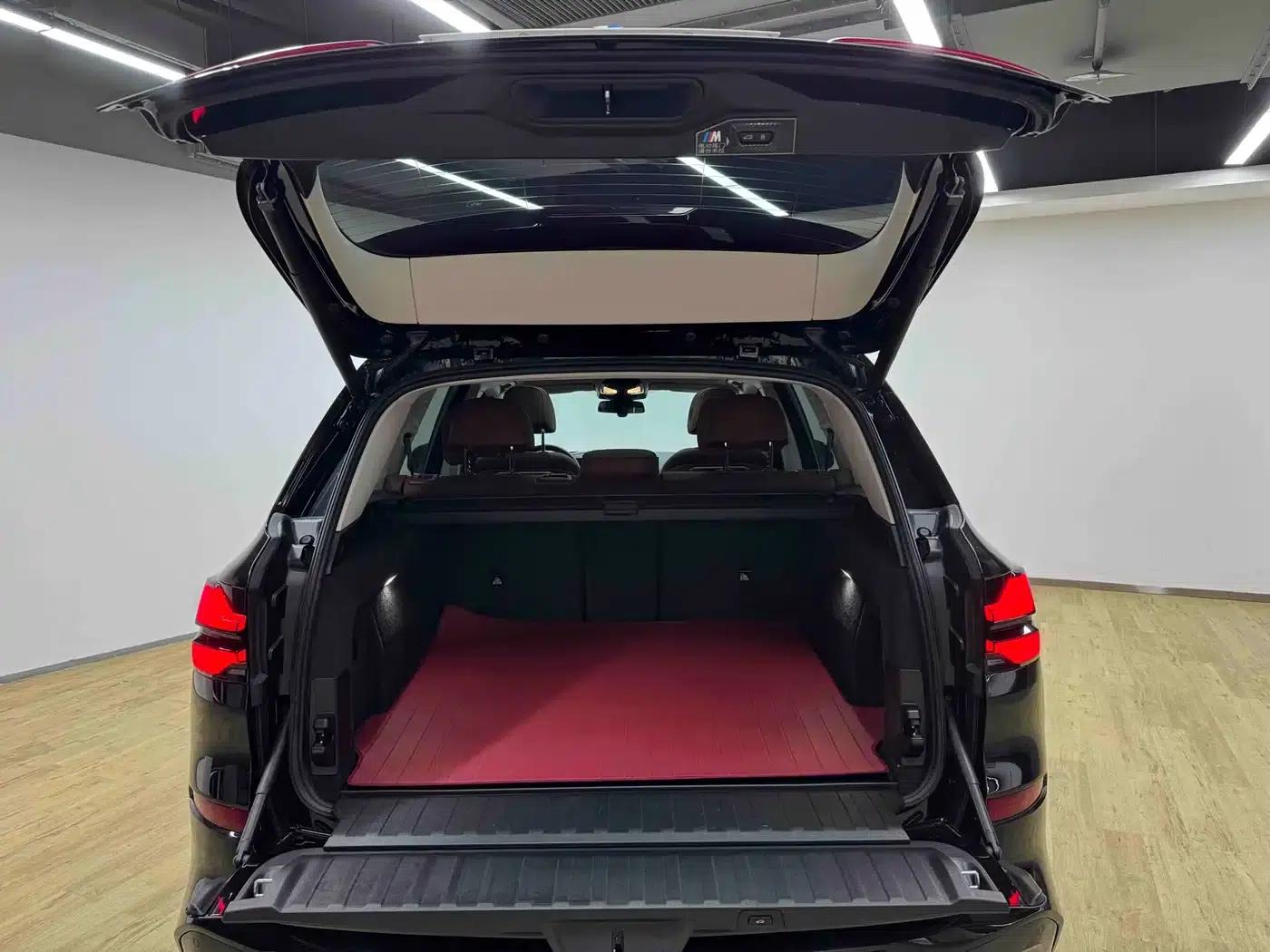 BMW X5 2023 xDrive 30Li Luxury M Sport Package — миниатюра 31