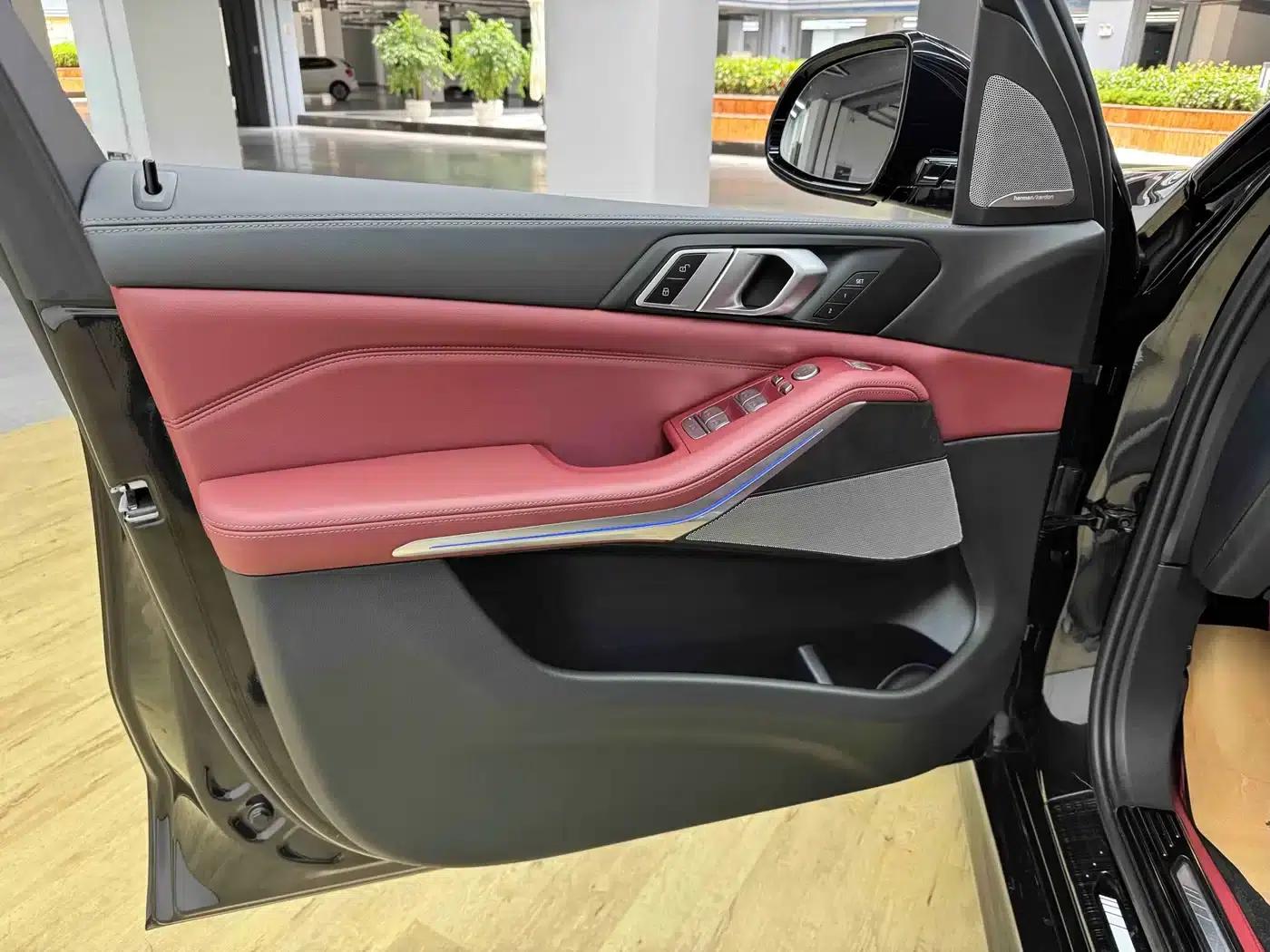 BMW X5 2023 xDrive 30Li Luxury M Sport Package — миниатюра 7