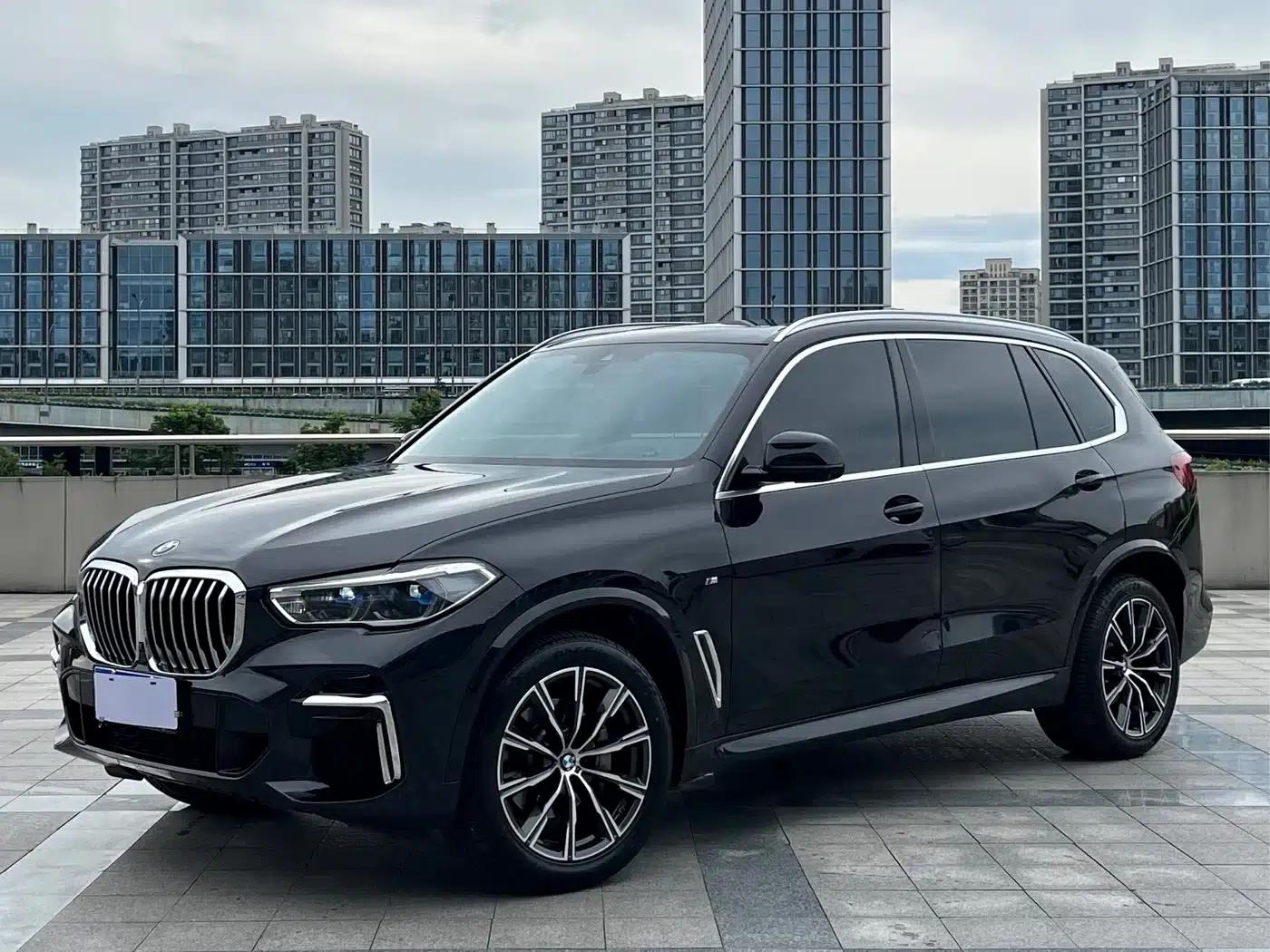 BMW X5 2022 xDrive 30Li Luxury M Sport Package — миниатюра 1