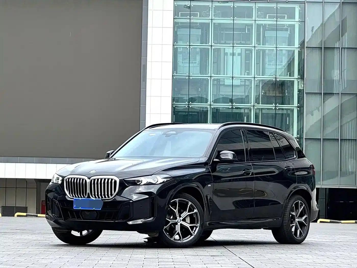 BMW X5 2025 xDrive 30Li M Sport Shadow Edition — миниатюра 1