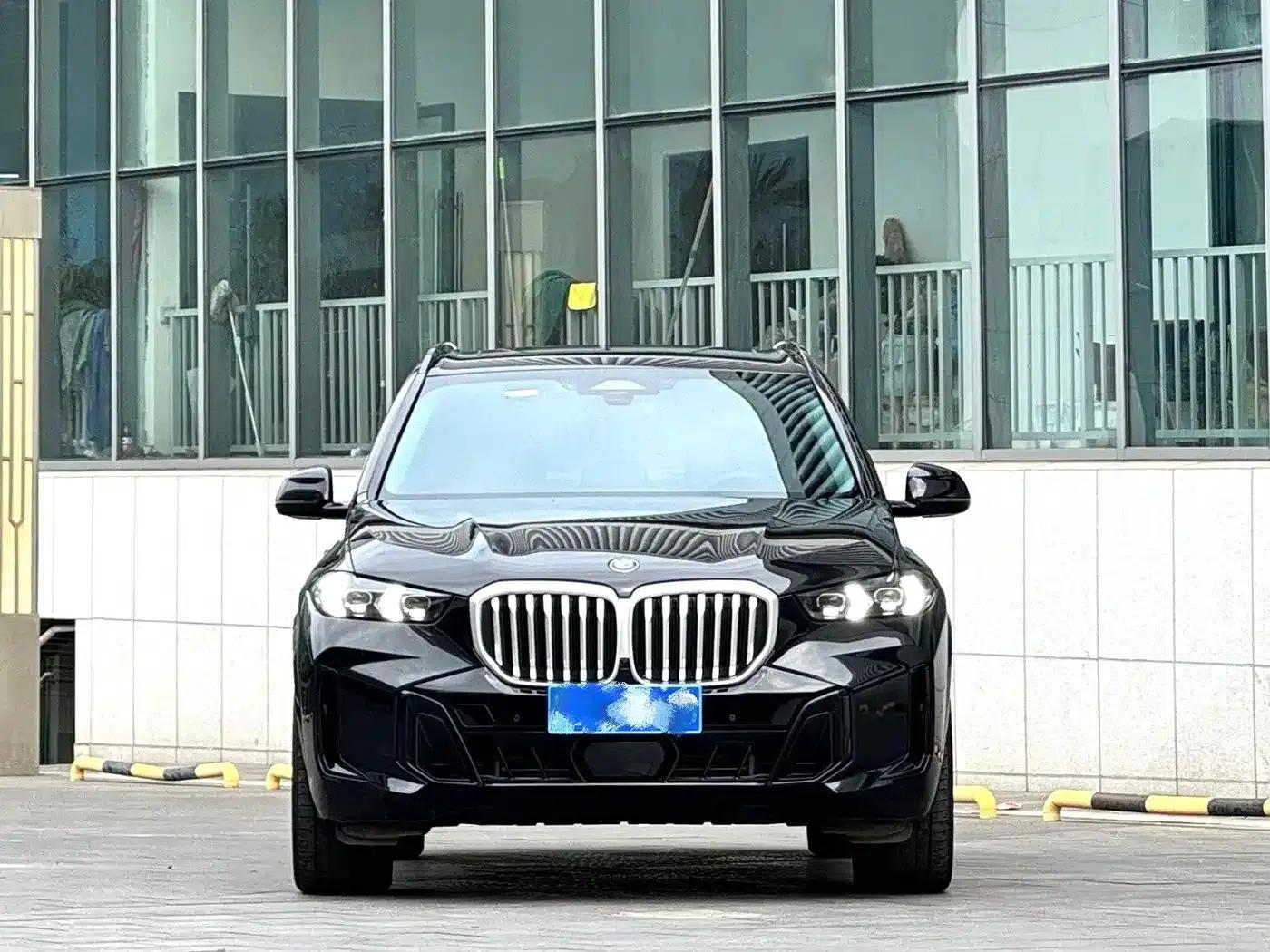 BMW X5 2025 xDrive 30Li M Sport Shadow Edition — миниатюра 2
