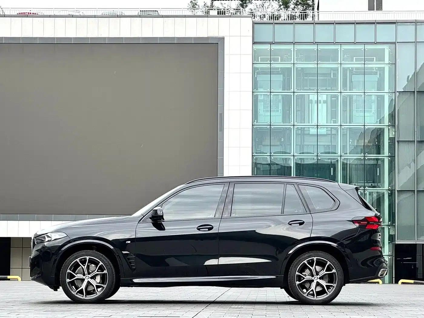 BMW X5 2025 xDrive 30Li M Sport Shadow Edition — миниатюра 5