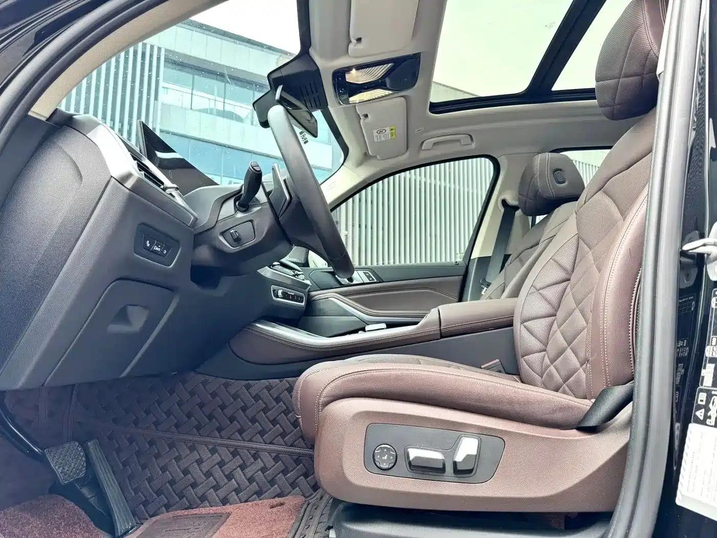 BMW X5 2025 xDrive 30Li M Sport Shadow Edition — миниатюра 6
