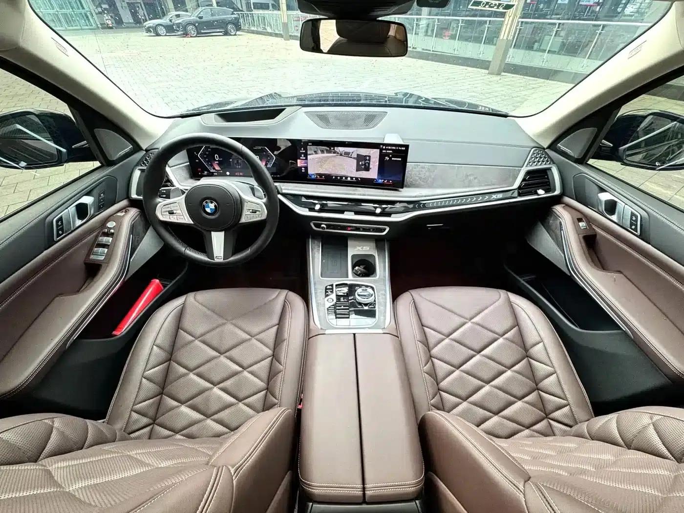BMW X5 2025 xDrive 30Li M Sport Shadow Edition — миниатюра 7