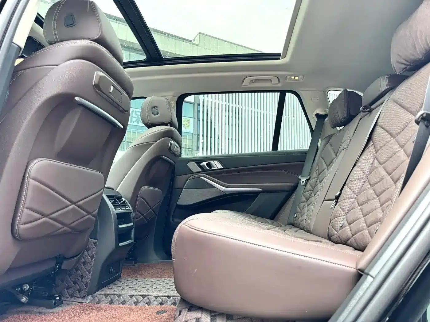 BMW X5 2025 xDrive 30Li M Sport Shadow Edition — миниатюра 8