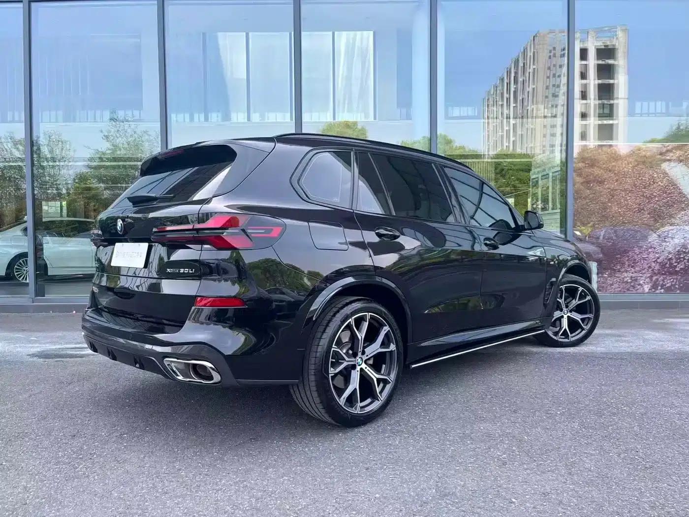 BMW X5 2023 xDrive 30Li M Sport Shadow Edition — миниатюра 4