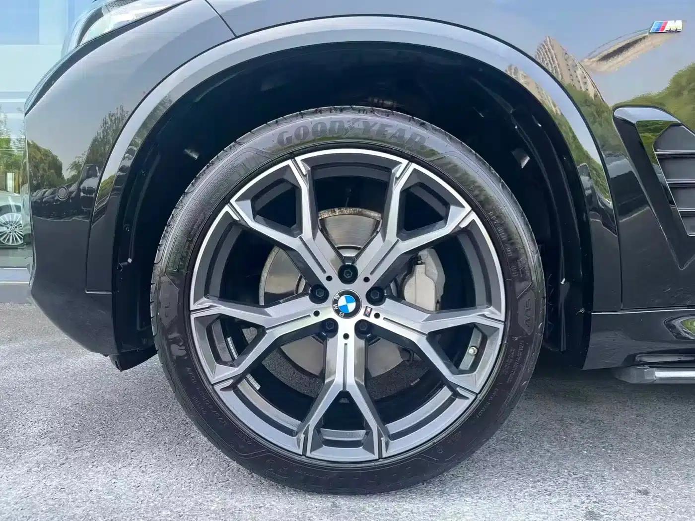 BMW X5 2023 xDrive 30Li M Sport Shadow Edition — миниатюра 6