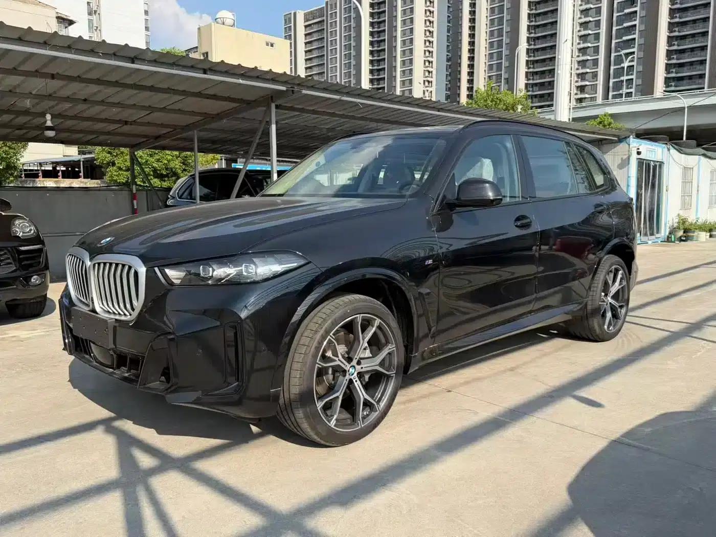 BMW X5 2026 Facelift xDrive 30Li M Sport Shadow Edition — миниатюра 1