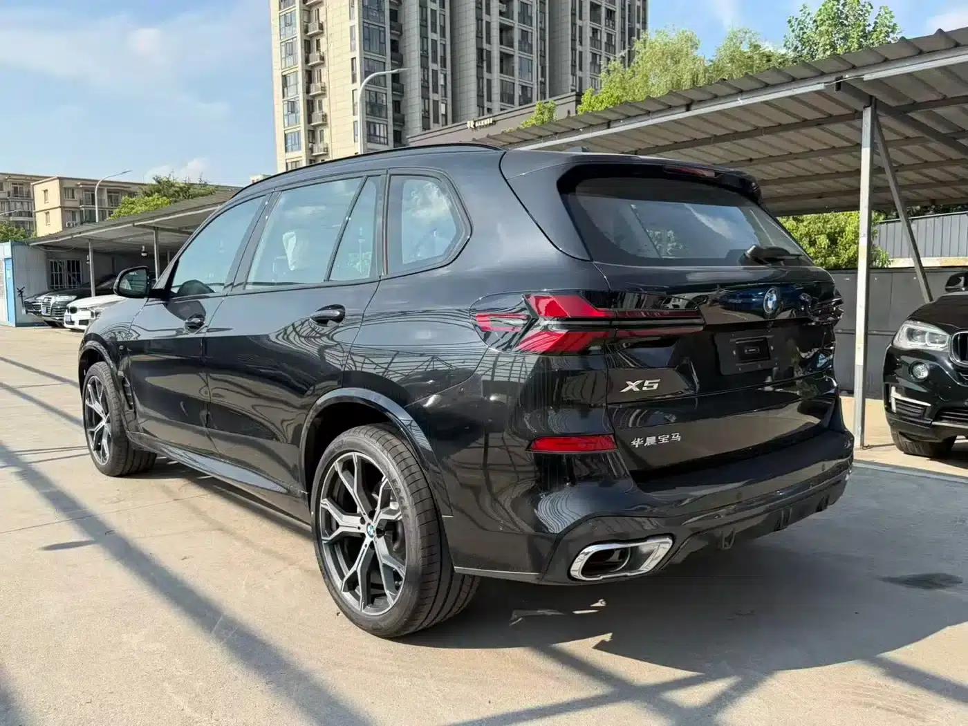 BMW X5 2026 Facelift xDrive 30Li M Sport Shadow Edition — миниатюра 7