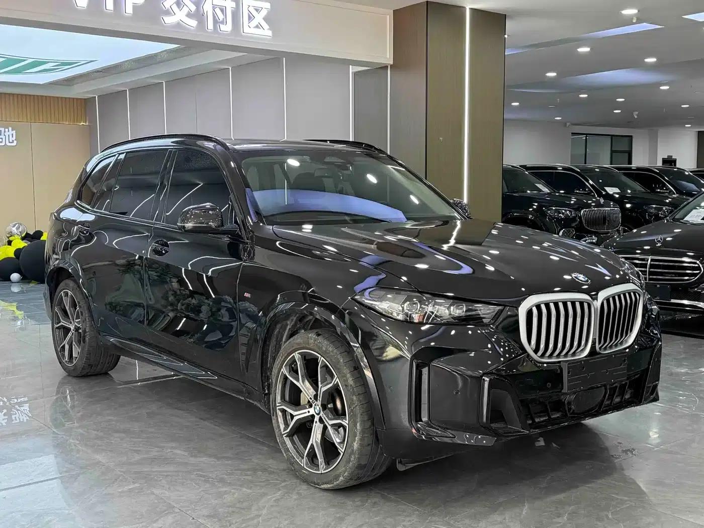 BMW X5 2023 xDrive 30Li M Sport Shadow Edition — миниатюра 3