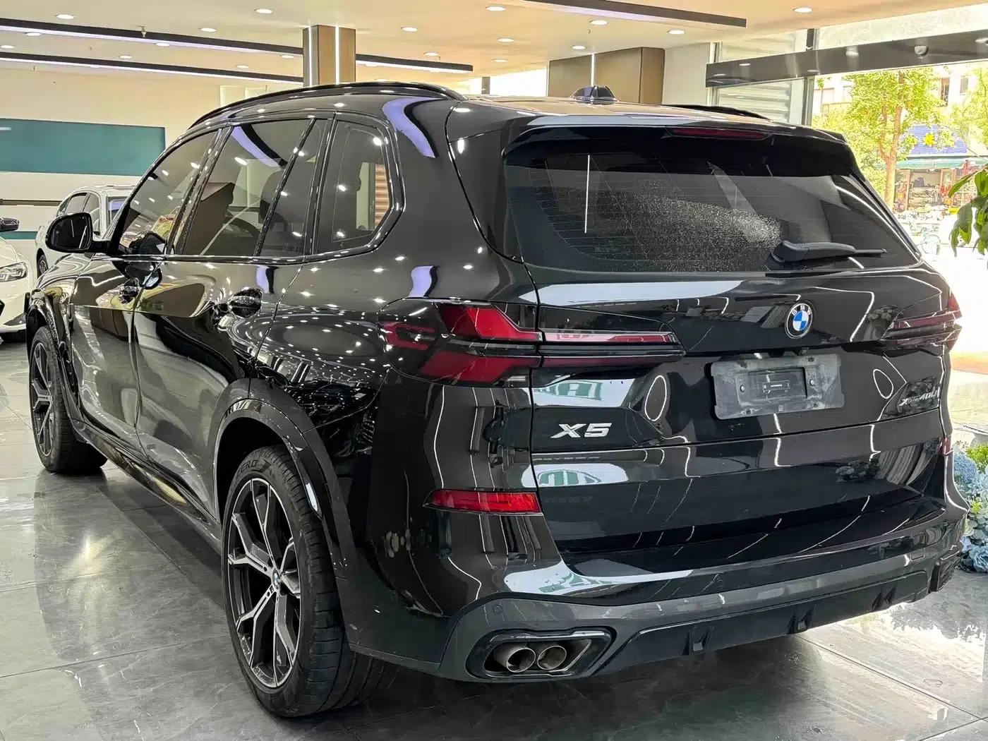 BMW X5 2023 xDrive 30Li M Sport Shadow Edition — миниатюра 9