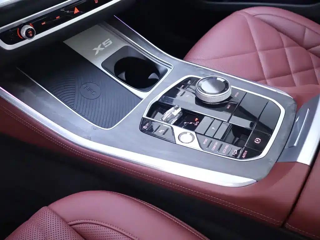 BMW X5 2023 xDrive 30Li M Sport Shadow Edition — миниатюра 12