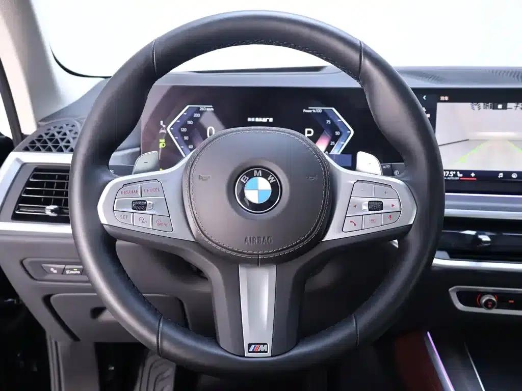BMW X5 2023 xDrive 30Li M Sport Shadow Edition — миниатюра 16