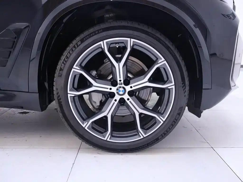 BMW X5 2023 xDrive 30Li M Sport Shadow Edition — миниатюра 6