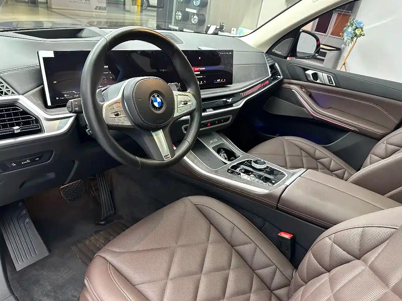 BMW X5 2025 xDrive 30Li M Sport Shadow Edition — миниатюра 12