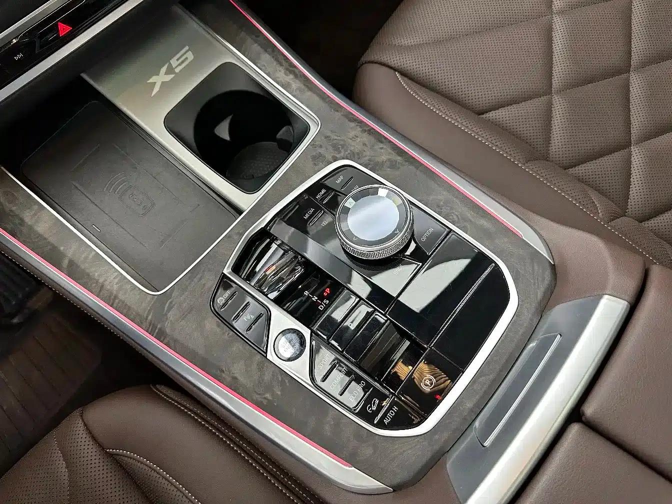 BMW X5 2025 xDrive 30Li M Sport Shadow Edition — миниатюра 17
