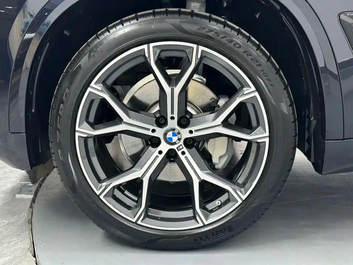 BMW X5 2025 xDrive 30Li M Sport Shadow Edition — миниатюра 22