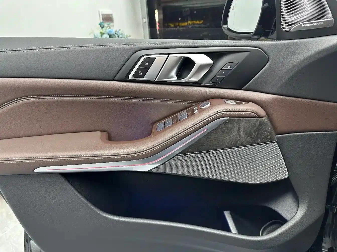 BMW X5 2025 xDrive 30Li M Sport Shadow Edition — миниатюра 23