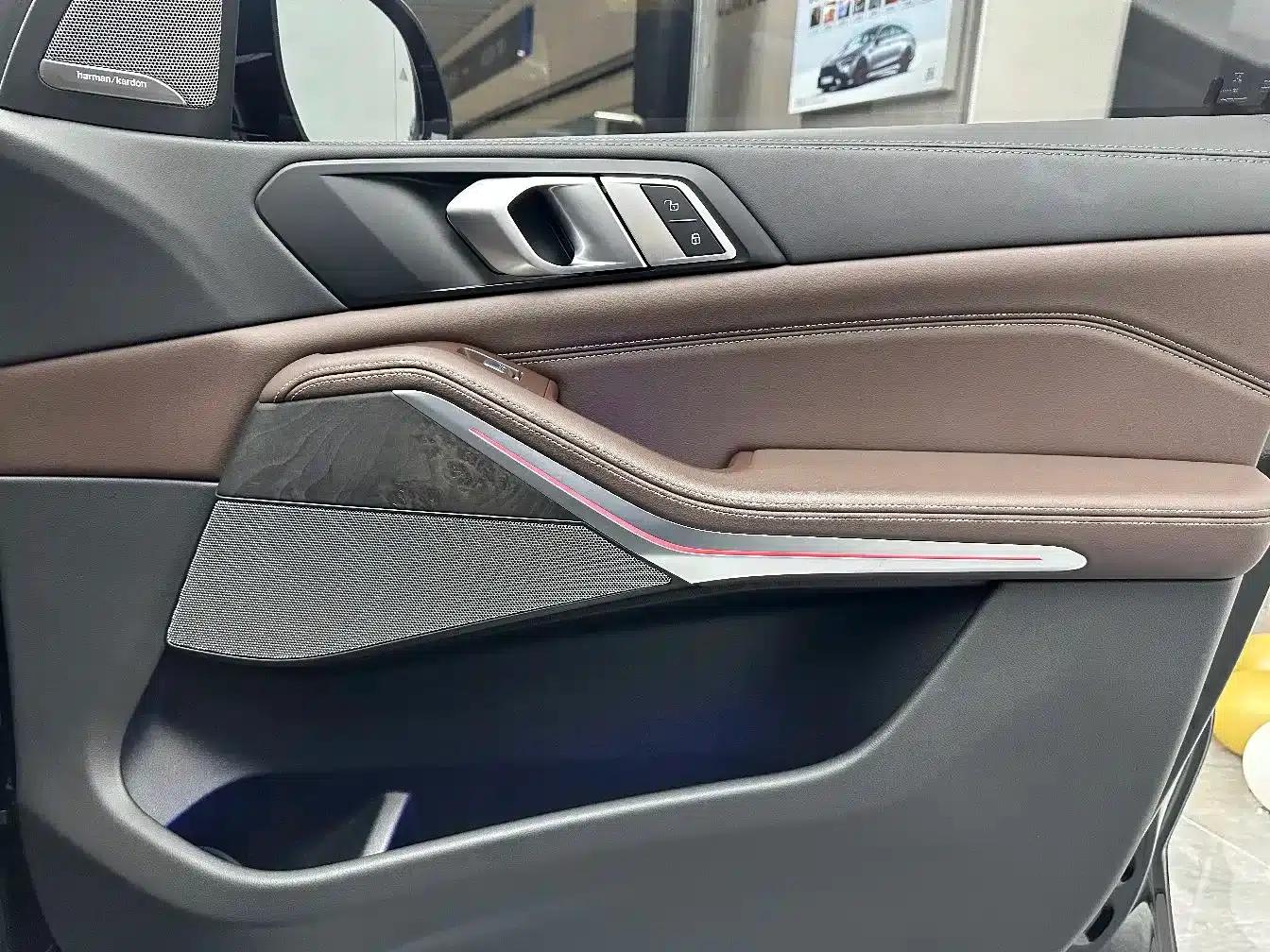 BMW X5 2025 xDrive 30Li M Sport Shadow Edition — миниатюра 25