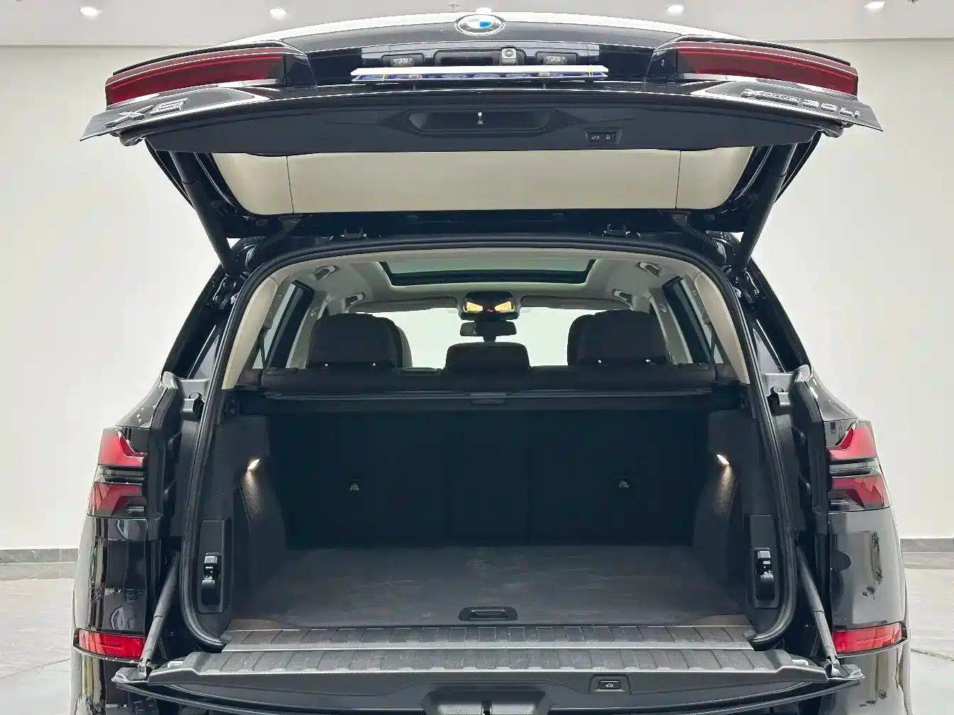 BMW X5 2025 xDrive 30Li M Sport Shadow Edition — миниатюра 28
