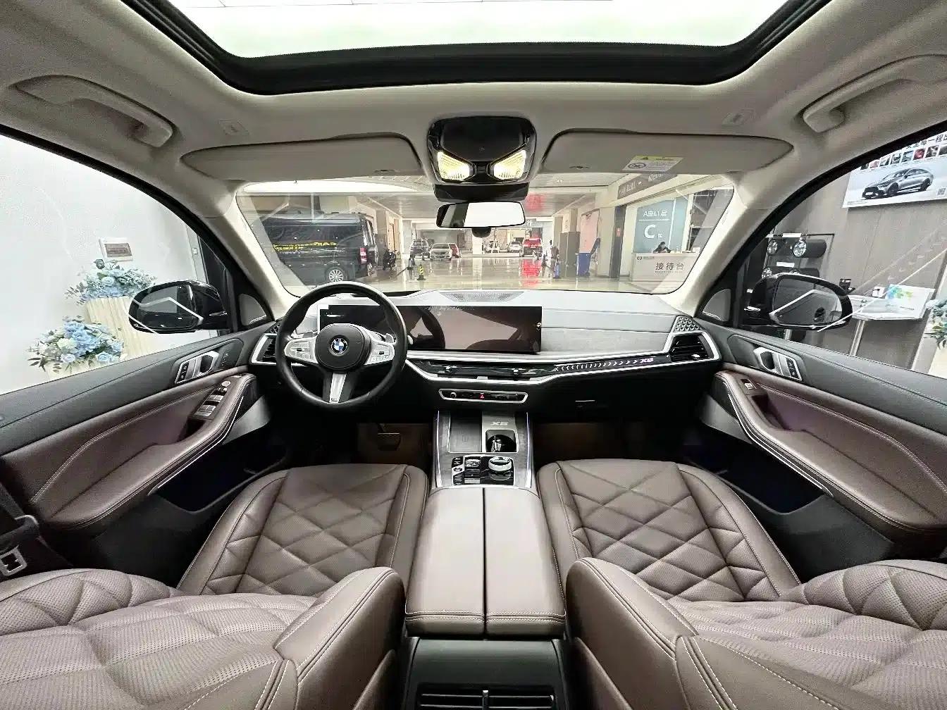 BMW X5 2025 xDrive 30Li M Sport Shadow Edition — миниатюра 9