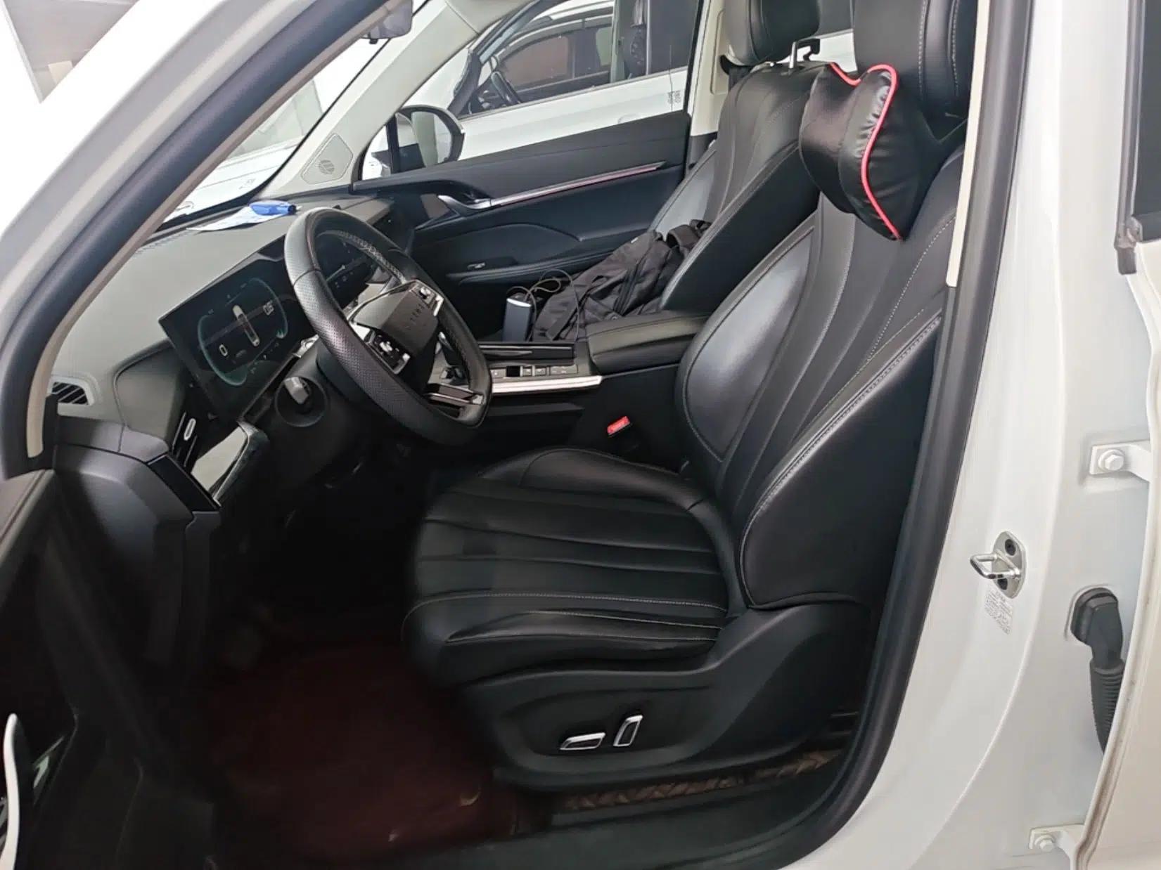 Roewe RX5 MAX 2022 1.5T Automatic Zhiwei Prestige Edition — миниатюра 17