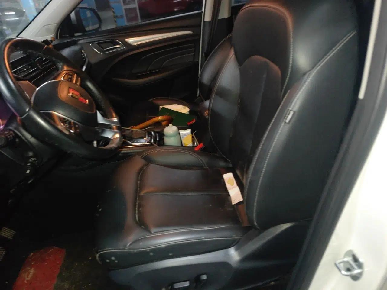 Roewe RX3 2018 1.6L CVT Internet Smart Edition — миниатюра 15