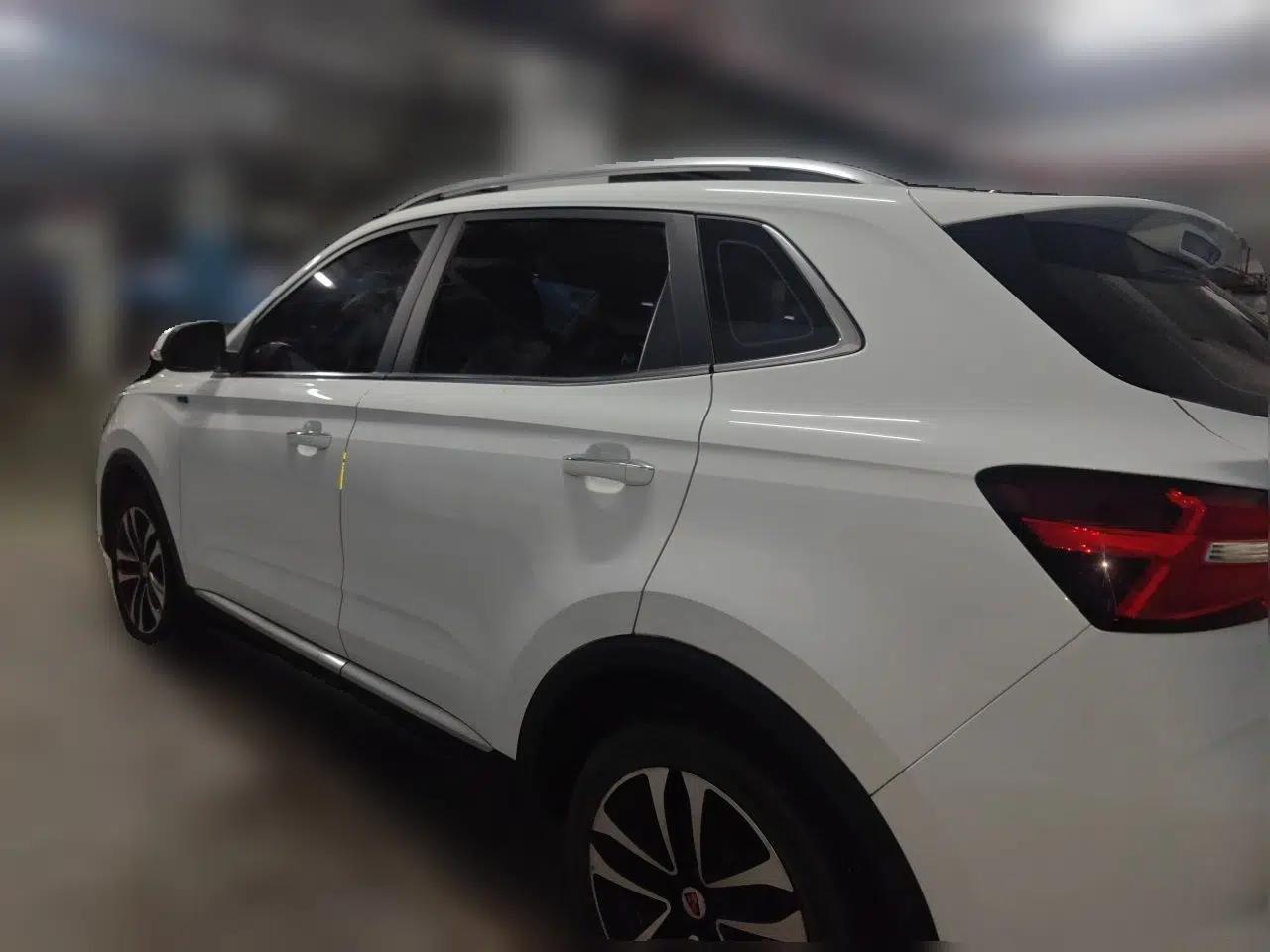 Roewe RX3 2018 1.6L CVT Internet Smart Edition — миниатюра 4