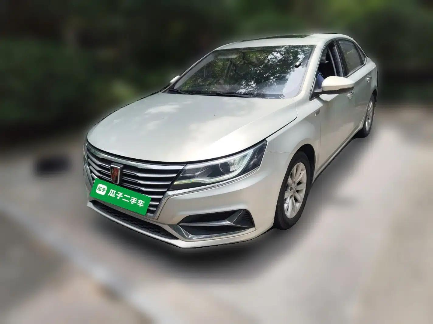 Roewe i6 New Energy 2017 45T Hybrid Connect & Smart Enjoyment Edition — миниатюра 1