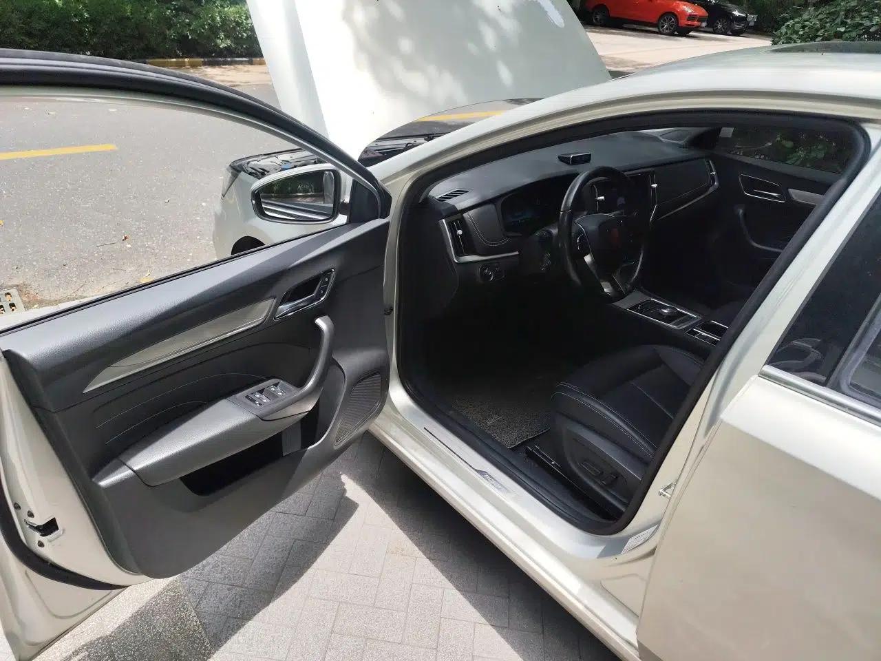 Roewe i6 New Energy 2017 45T Hybrid Connect & Smart Enjoyment Edition — миниатюра 16