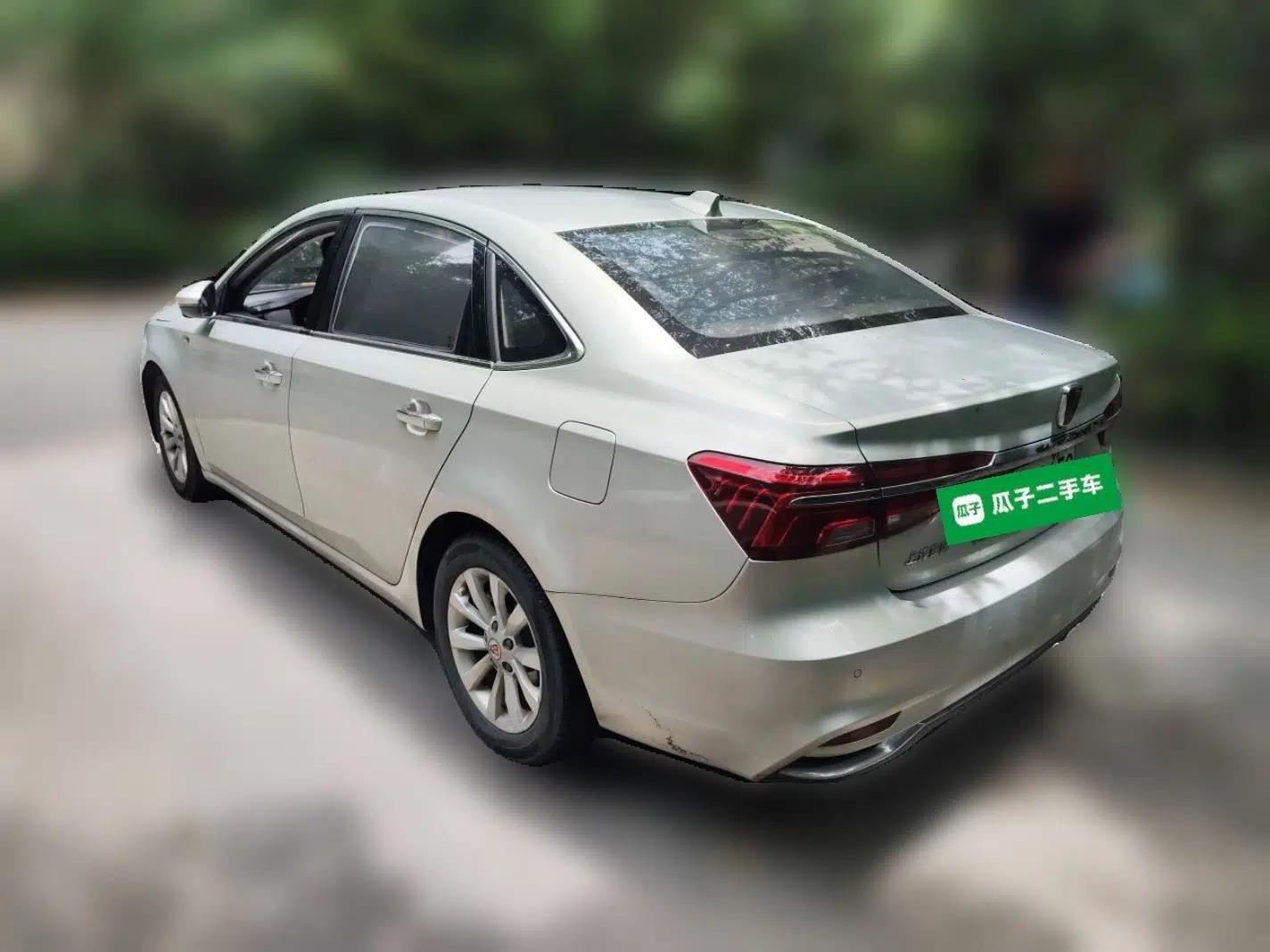 Roewe i6 New Energy 2017 45T Hybrid Connect & Smart Enjoyment Edition — миниатюра 4
