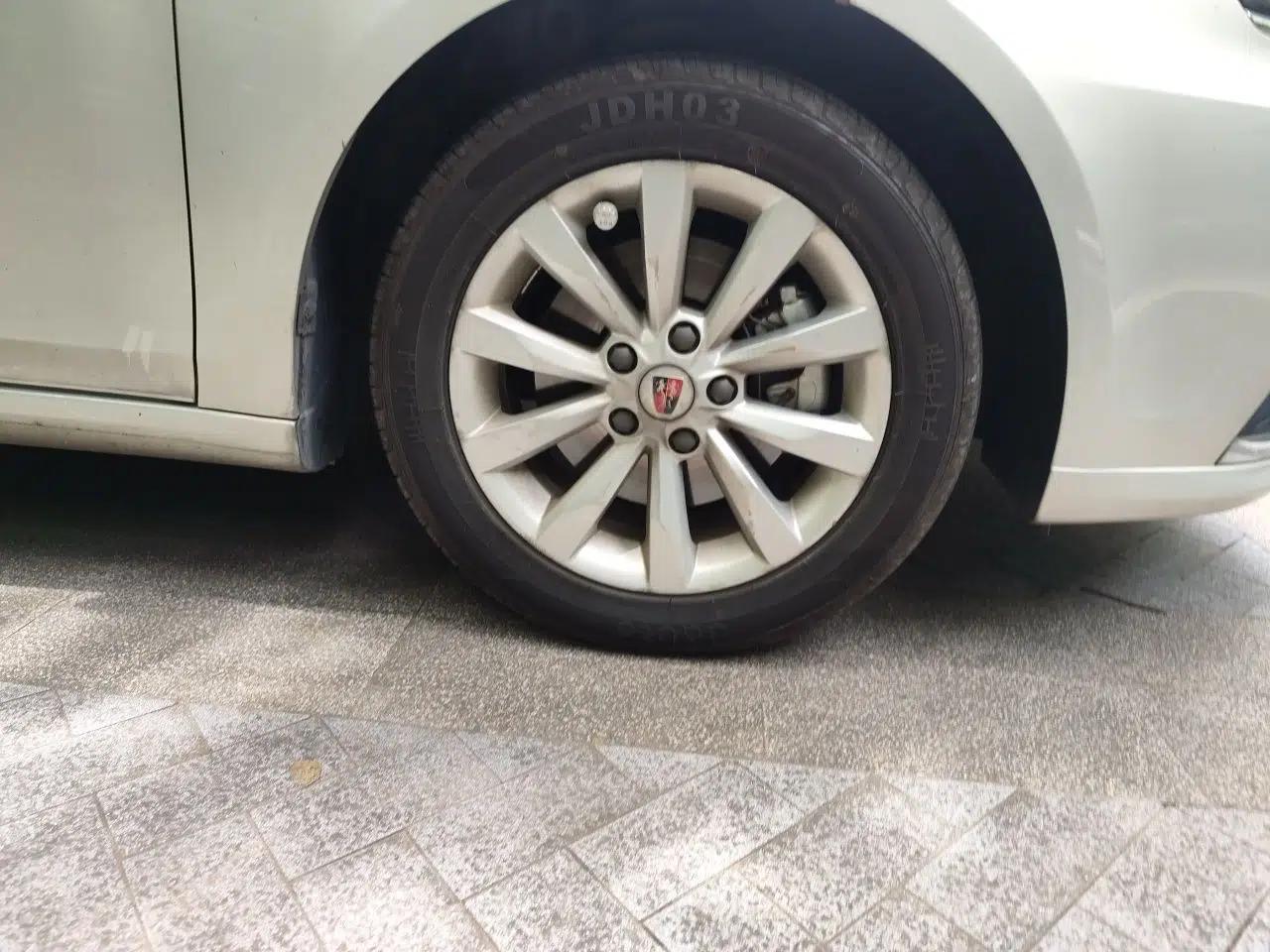 Roewe i6 New Energy 2017 45T Hybrid Connect & Smart Enjoyment Edition — миниатюра 8