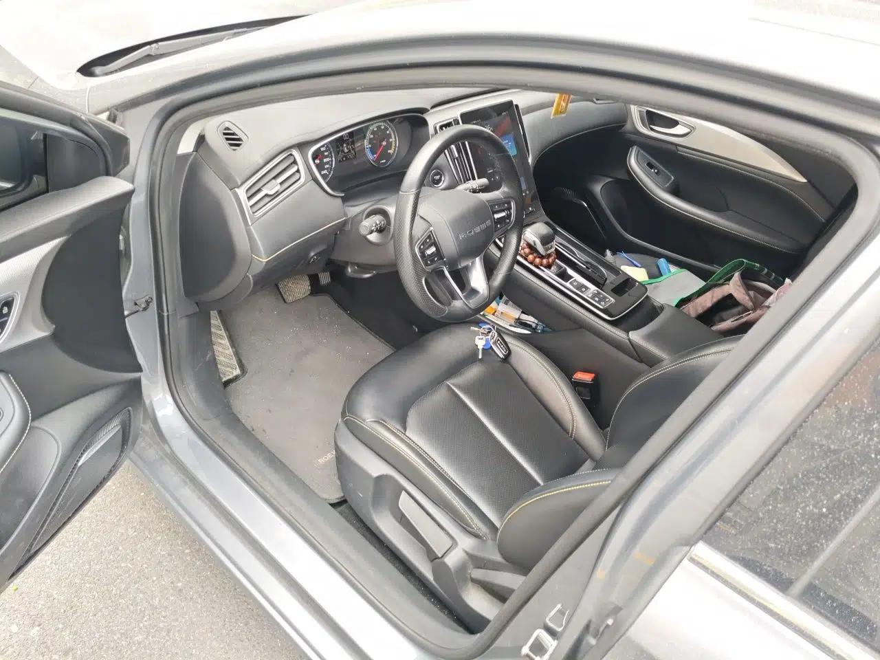 Roewe i6 MAX New Energy 2020 1.5T PHEV Sporty Cool Edition — миниатюра 16