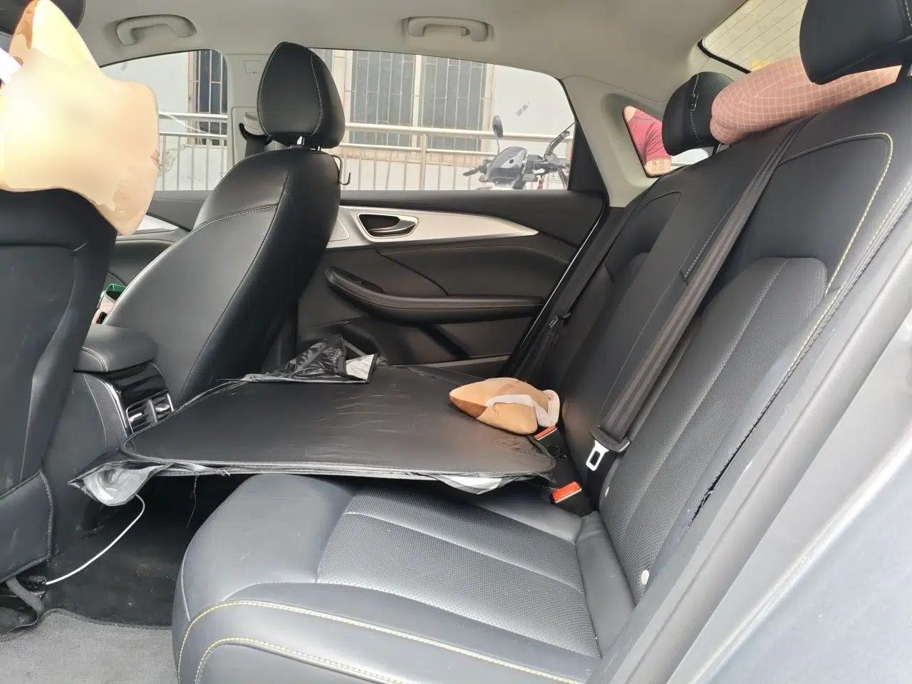 Roewe i6 MAX New Energy 2020 1.5T PHEV Sporty Cool Edition — миниатюра 17