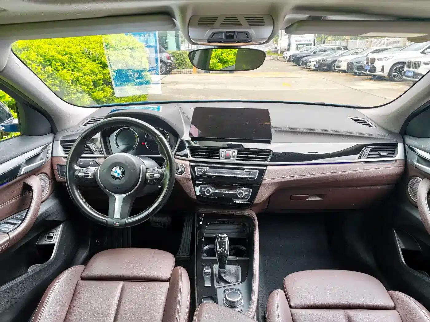 BMW X2 2023 sDrive25i M Sport Shadow Edition — миниатюра 9