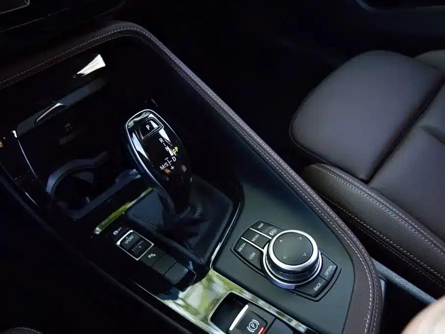 BMW X2 2023 sDrive25i M Sport Shadow Edition — миниатюра 11