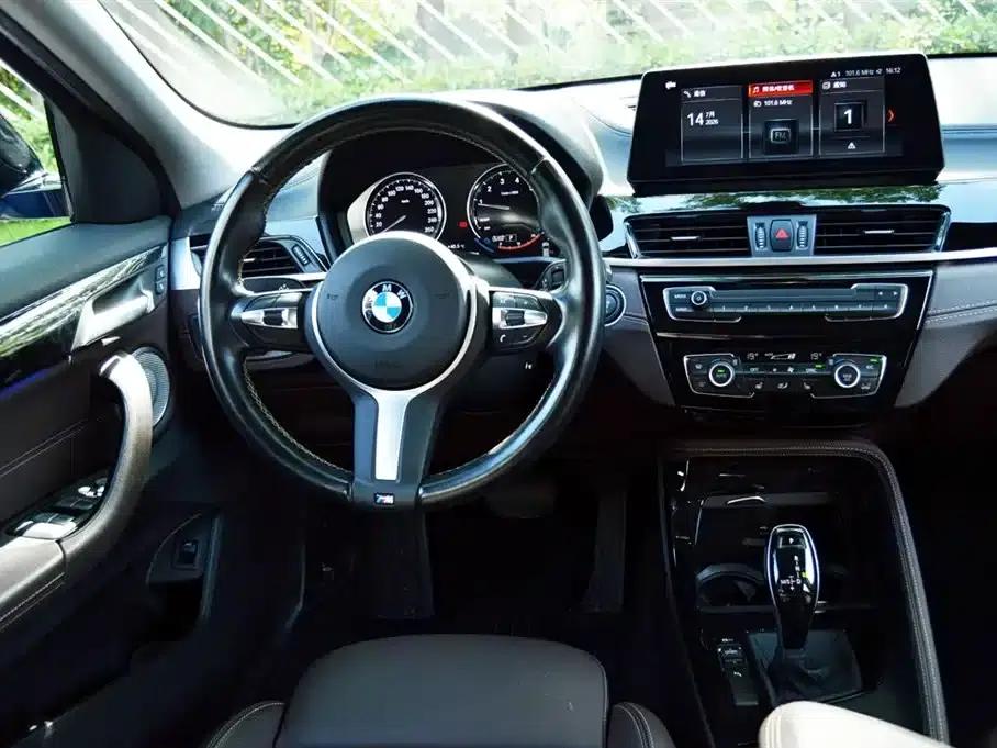 BMW X2 2023 sDrive25i M Sport Shadow Edition — миниатюра 13