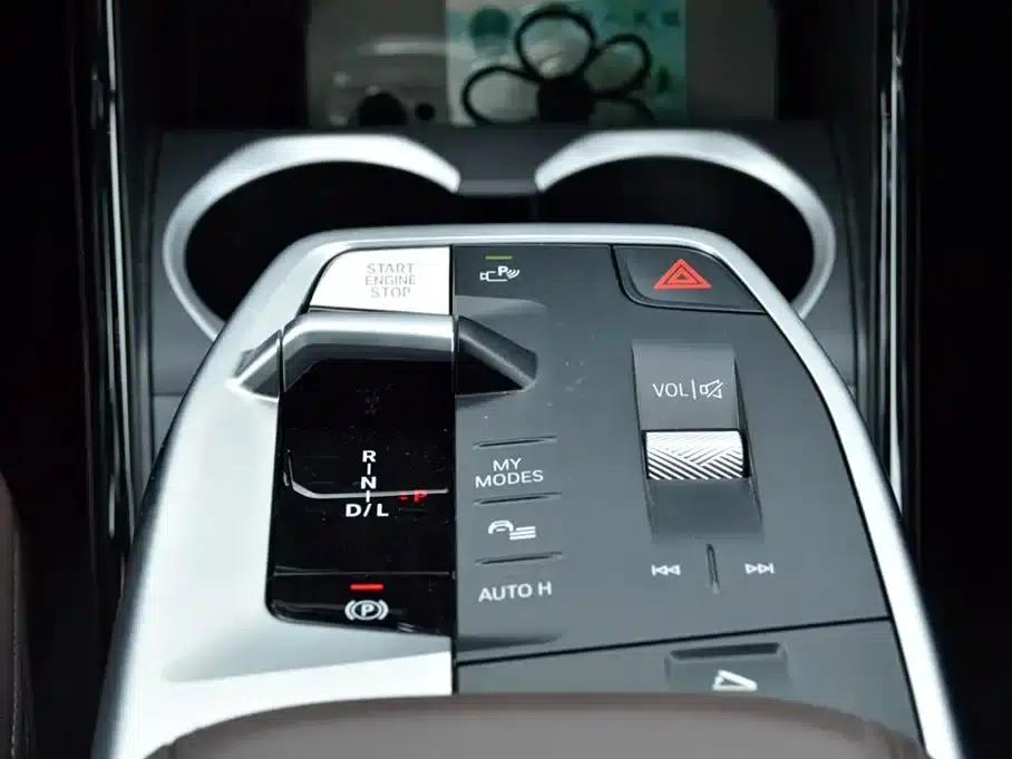 2025 BMW X2 Imported sDrive25i M Sport Package — миниатюра 10