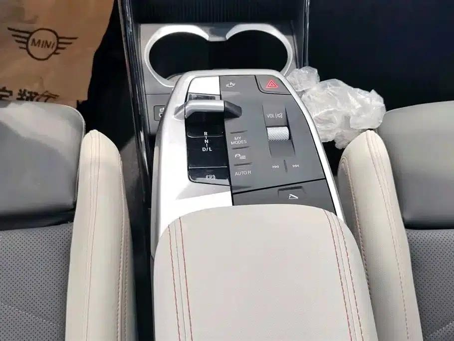 2024 BMW X2 Imported sDrive25i M Sport Package — миниатюра 10