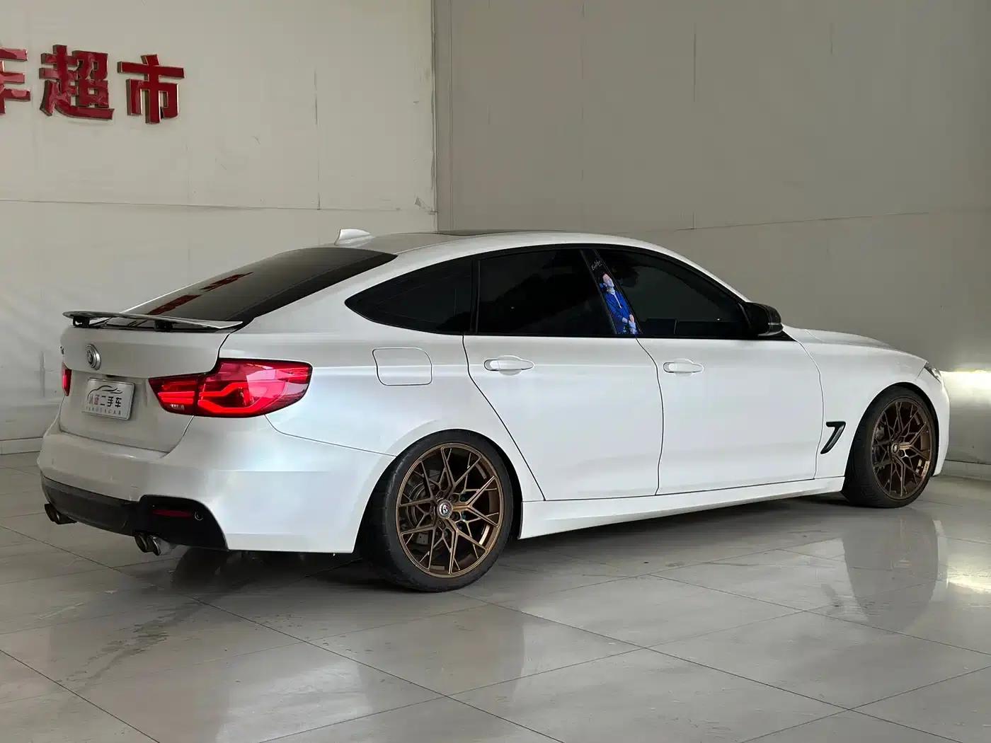 BMW 3 Series GT 2018 320i Fashion Edition — миниатюра 16