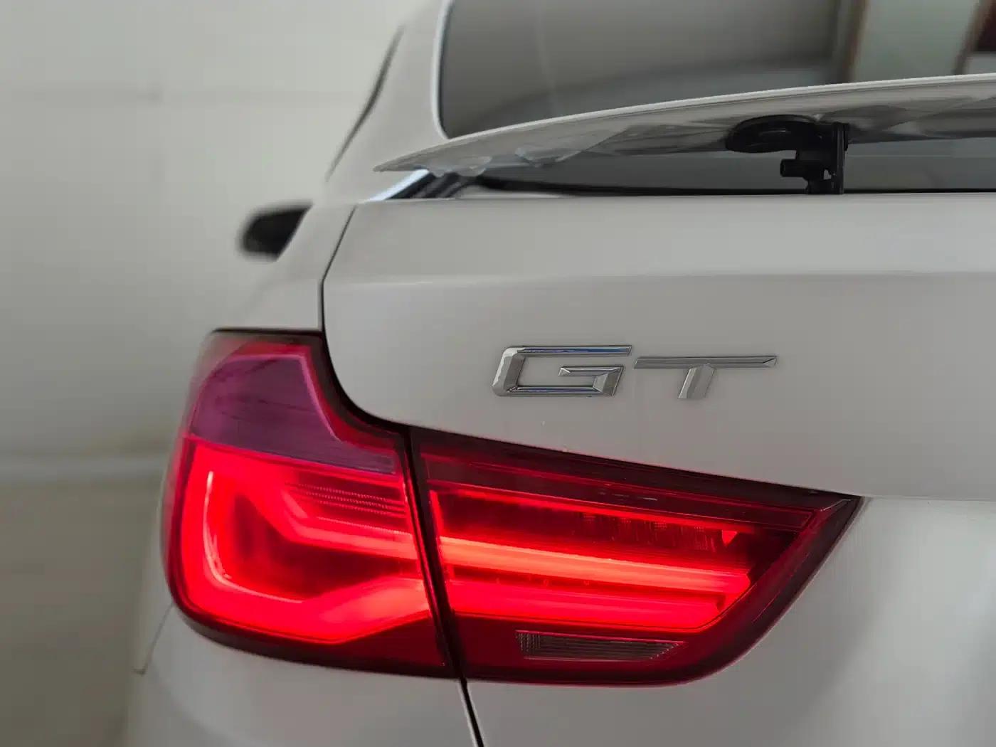 BMW 3 Series GT 2018 320i Fashion Edition — миниатюра 19