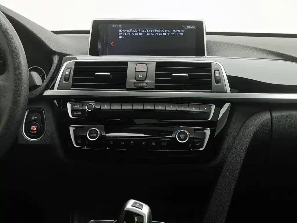 BMW 3 Series GT 2019 320i Fashion Edition — миниатюра 12